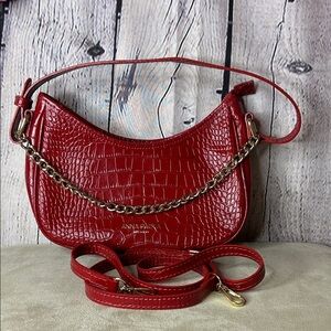 NWOT Anna Paola red leather handbag made in Italy, extra strap that adjusts